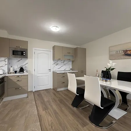 Sea View 2 Bedroom - B-29-sarafovo Daire *